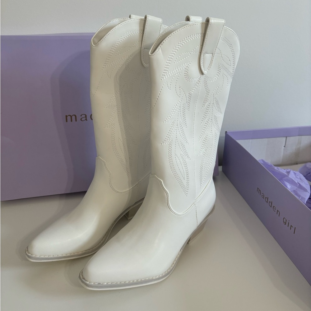BNWT MADDEN GIRL BOOTS